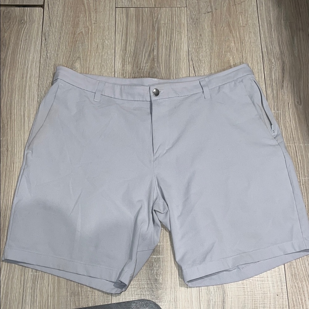 Lululemon men’s shorts - Picture 2 of 4